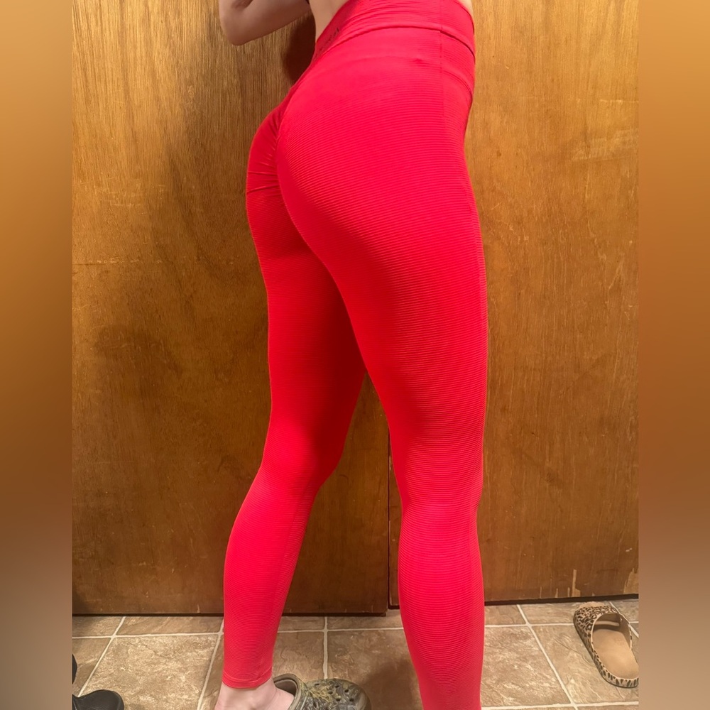 Tahira red jade leggings